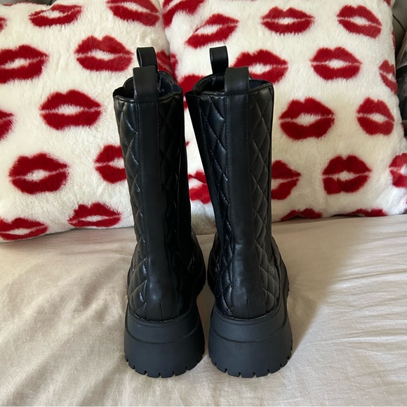 🎉 Host Pick 🎉 Public Desire Quilted Black Women's Boots - Picture 3 of 7